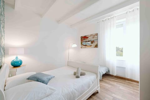 Les coques bleues House in Granville