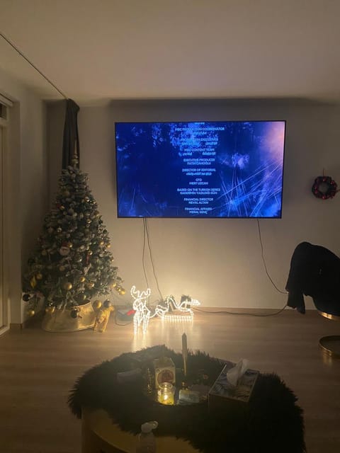 Communal lounge/ TV room, TV and multimedia