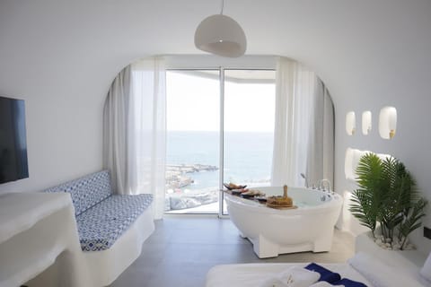 Bed, Photo of the whole room, Bedroom, Sea view