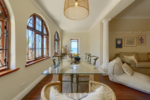 Stoep By Ideas Cartel Bed and Breakfast in Cape Town