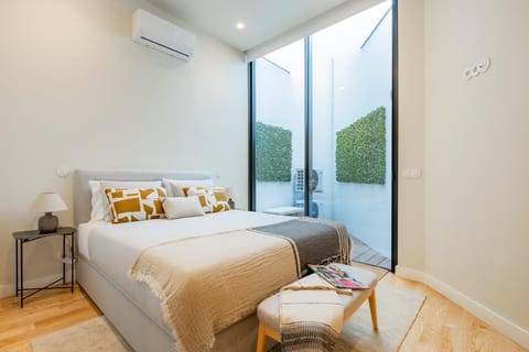 Bed, Bedroom, air conditioner