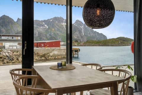 View (from property/room), Dining area, Mountain view, Sea view