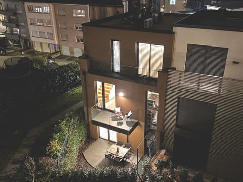 Property building, View (from property/room), Balcony/Terrace