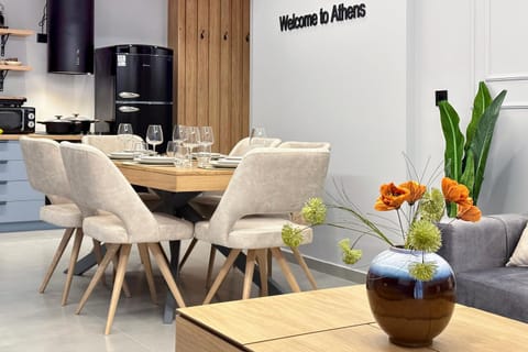 Restaurant/places to eat, Dining area