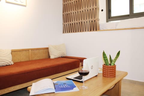 Living room, Photo of the whole room, Seating area