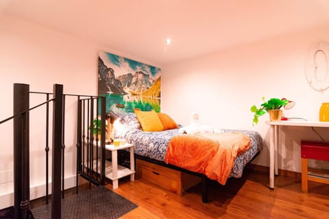 Bed, Bedroom
