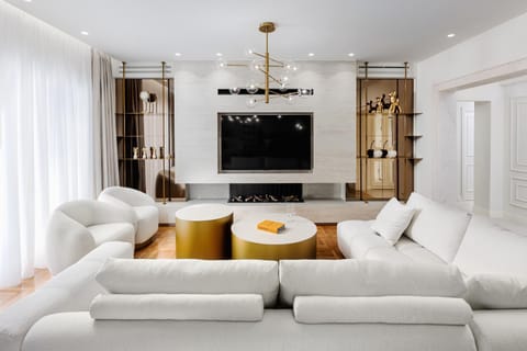 Communal lounge/ TV room, TV and multimedia, Living room, Seating area, Evening entertainment