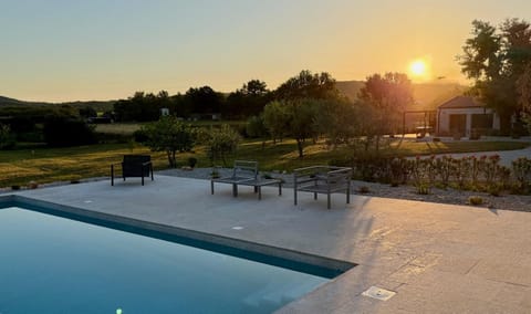 Swimming pool, Sunrise