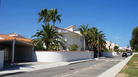 Property building, Day