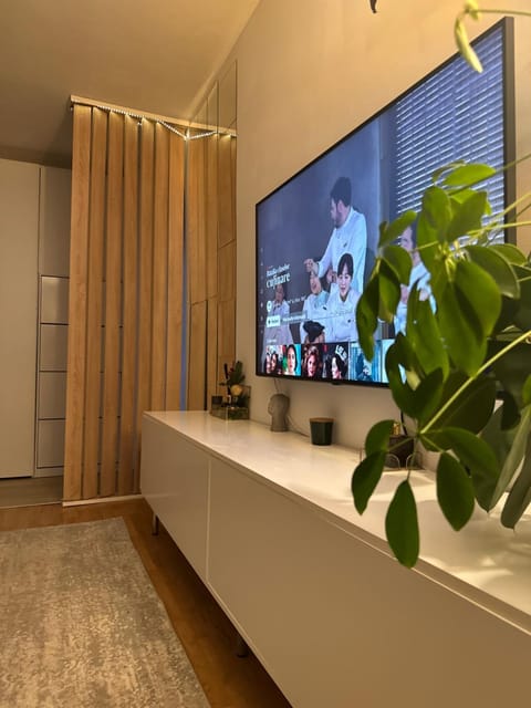Communal lounge/ TV room, TV and multimedia, Evening entertainment