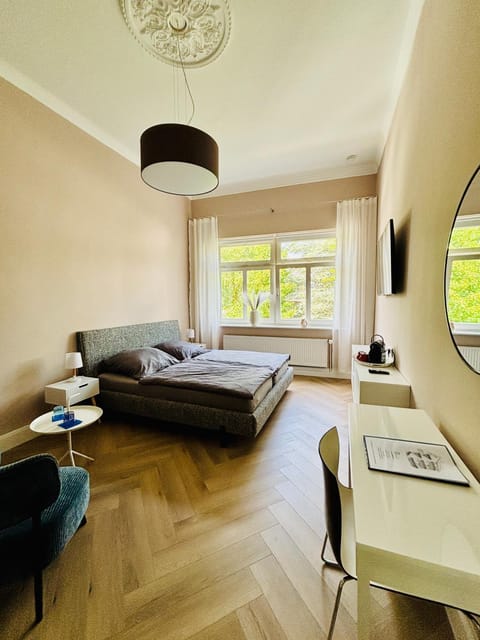 Bed, TV and multimedia, Photo of the whole room, Seating area