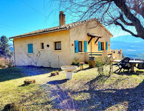 Magnifique Villa de 120m2 Jardin et vue splendide WIFI Apartment in Provence-Alpes-Côte d'Azur