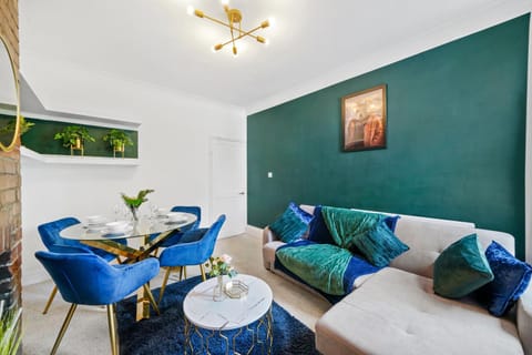 The Emerald Gem - Overlooking the Park Apartment in Bristol