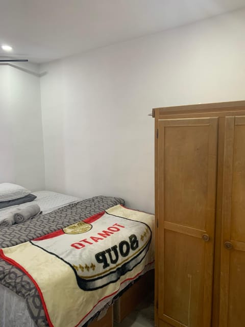 Only Private Room Steps To University Of Ottawa Downtown Not Full apt Apartment in Gatineau