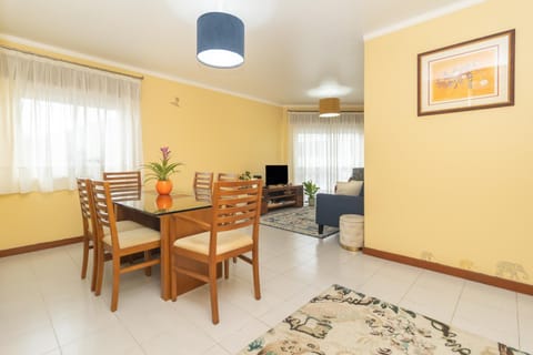 Communal lounge/ TV room, Living room, Dining area
