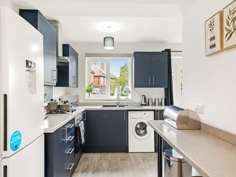 Kitchen or kitchenette, kitchen, kitchen