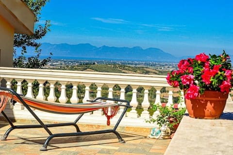 View (from property/room), Balcony/Terrace, Sea view