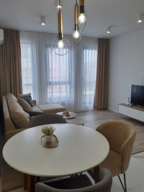 Communal lounge/ TV room, TV and multimedia, Living room, Seating area