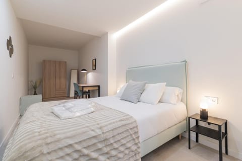 Bed, Photo of the whole room, Bedroom, towels, wardrobe