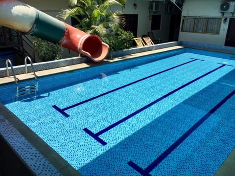 Swimming pool, Entertainment