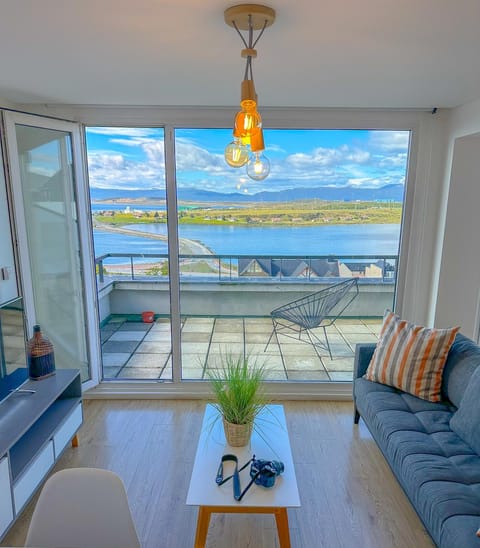 Natural landscape, Balcony/Terrace, Living room, Sea view
