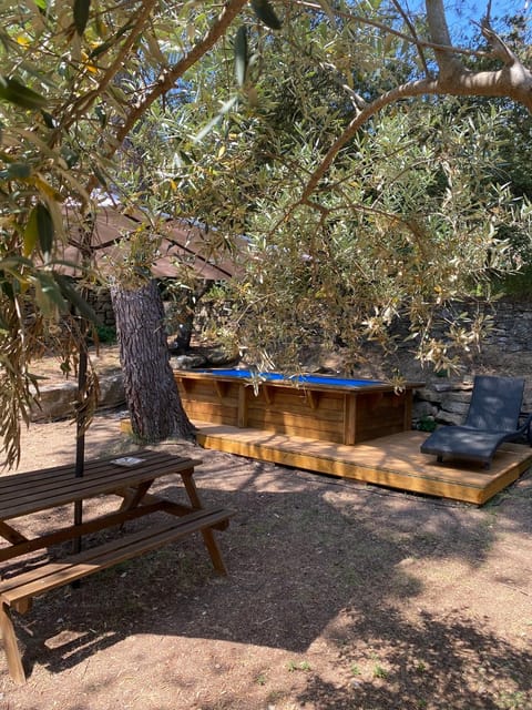 Bungalow cosy varois avec piscine soleil calme et nature Campground/ 
RV Resort in French Riviera