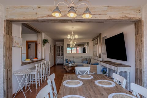 Communal lounge/ TV room, Living room
