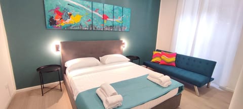 Bed, Photo of the whole room, Bedroom, furniture, towels