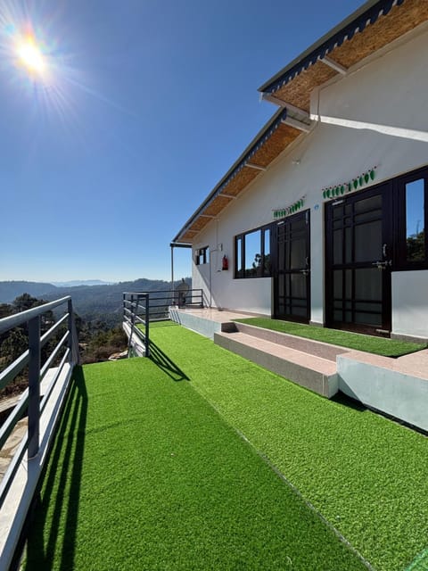 Property building, Spring, Day, Natural landscape, View (from property/room), Balcony/Terrace