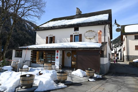 Property building, Day, Winter