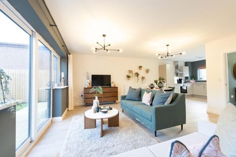 The Show Home - Grange Meadows 7 Adults 2 Kids House in Oldham District