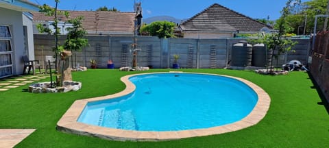 Southern Suburbs Stays Bed and Breakfast in Cape Town