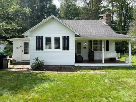 Property building, Natural landscape, Garden, Garden view