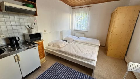 Bed, Kitchen or kitchenette, Photo of the whole room, Bedroom, wardrobe