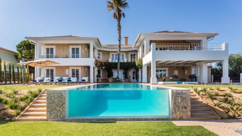 Property building, Garden, Garden view, Pool view, Swimming pool, sunbed