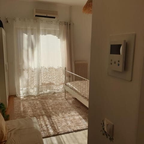 Bed, Photo of the whole room, Bedroom, air conditioner