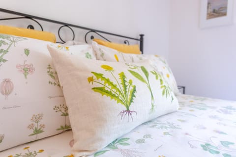 Bed, Decorative detail