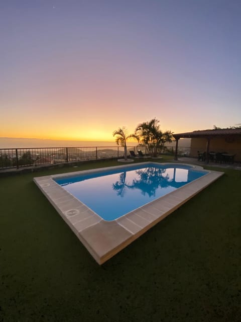 Natural landscape, View (from property/room), City view, Mountain view, Pool view, Sea view, Swimming pool, Sunset