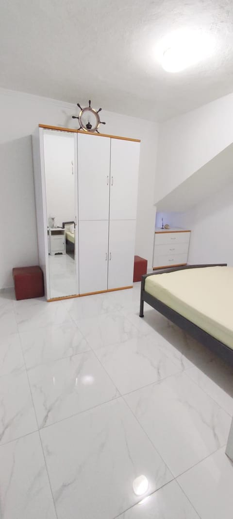 ''By the sea II' Apartment in Šibenik-Knin County, Croatia