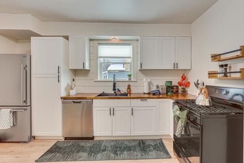 3 Mi to Downtown Youngstown Updated Apartment Apartment in Youngstown