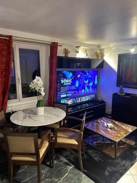 Appartement DJAhyane Apartment in Noisy-le-Grand