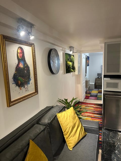 Appartement DJAhyane Apartment in Noisy-le-Grand