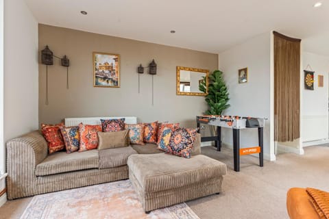 Desi Suite, Free Parking, Balcony Apartment in Leicester