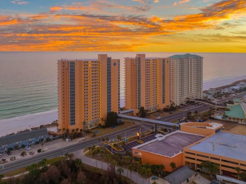 Property building, Natural landscape, Bird's eye view, Beach, City view, Sea view, Sunset