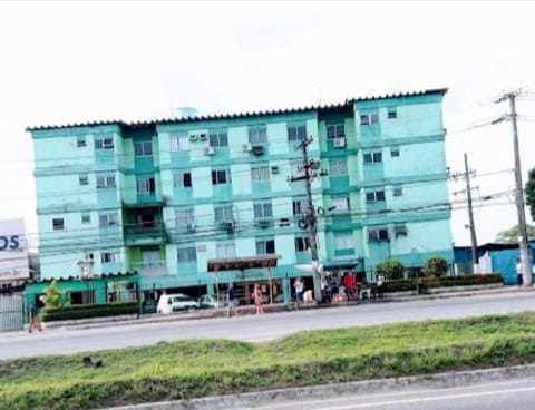 Property building, People, Neighbourhood, Street view, Location, Parking