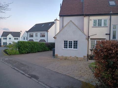 Property building, Street view