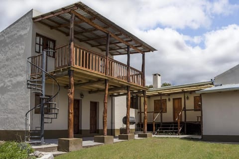 Communal lounge/ TV room, Day, Summer, BBQ facilities, Garden, Balcony/Terrace, Lobby or reception, group of guests, Family