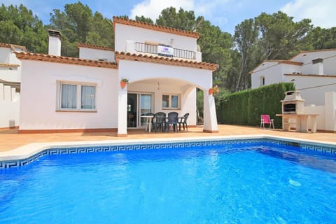 Property building, Swimming pool, Swimming pool