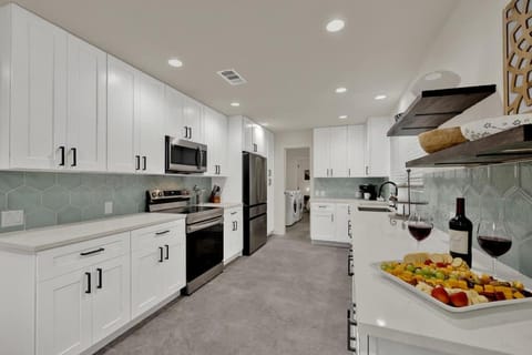 Kitchen or kitchenette, kitchen