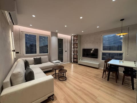 TV and multimedia, Kitchen or kitchenette, Living room, minibar, air conditioner